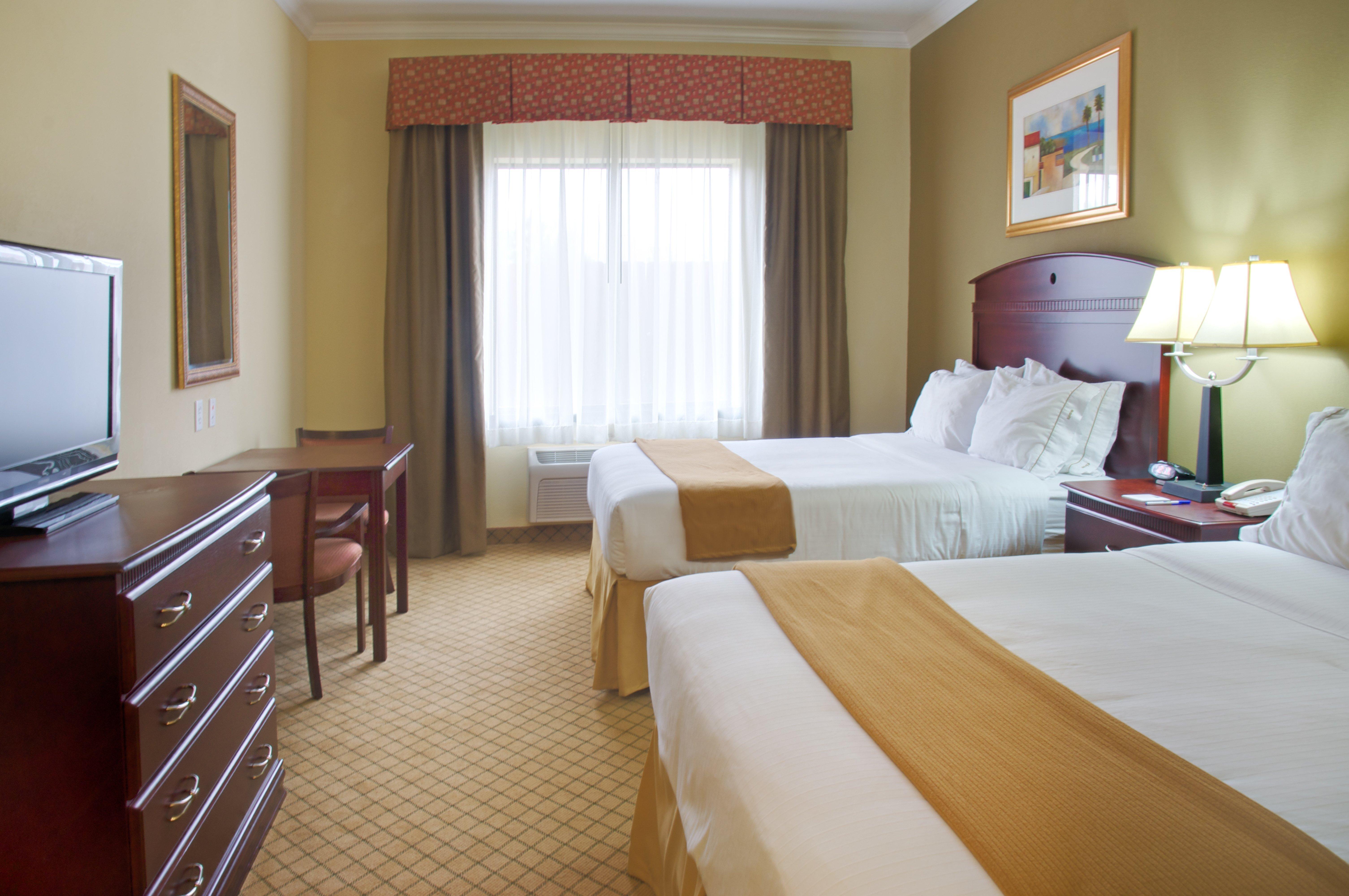 Holiday Inn Express Hotel & Suites Winnie, An Ihg Hotel Exterior foto